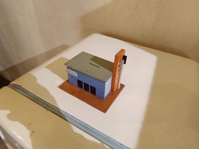 Salvadanaio assicurazioni INA con fascio littorio