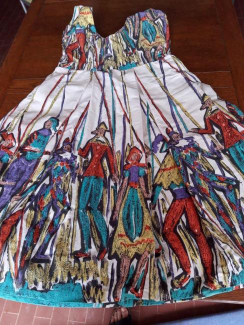 Vestito per ragazzina con la storia di Pinocchio